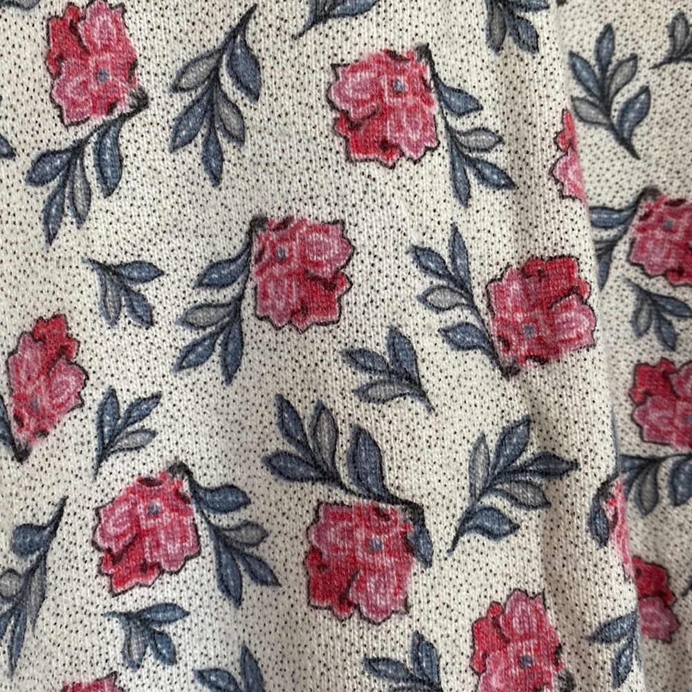 Women’s Loft Lightweight Sweater - Picture 4 of 5